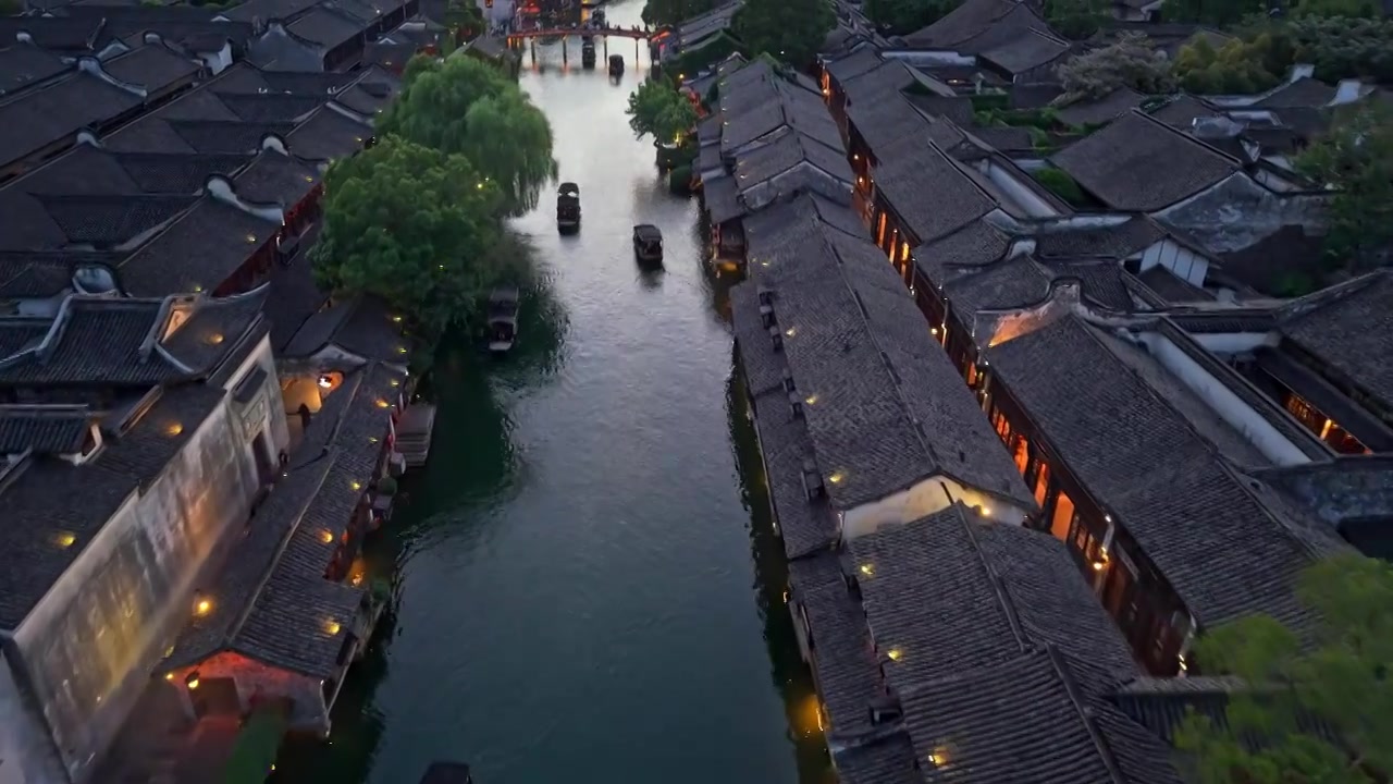 乌镇西栅夜景航拍视频素材画面3