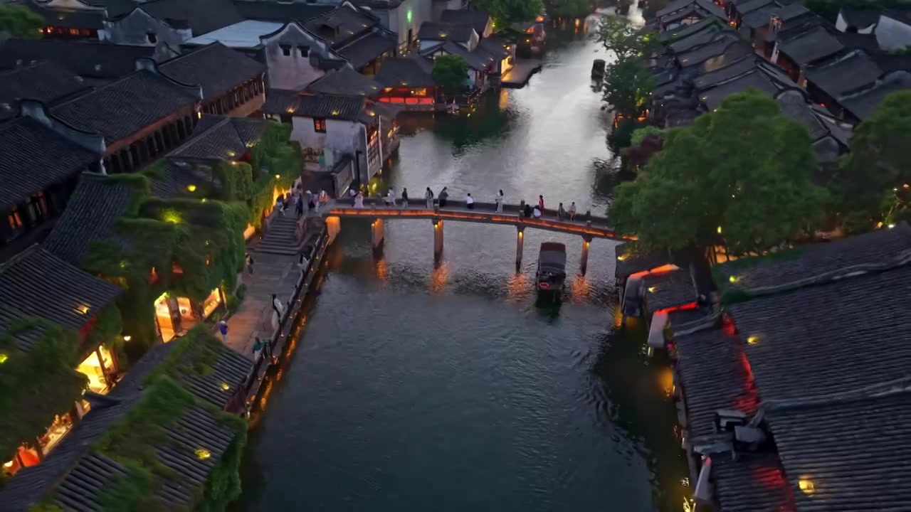 乌镇西栅夜景航拍视频素材画面3