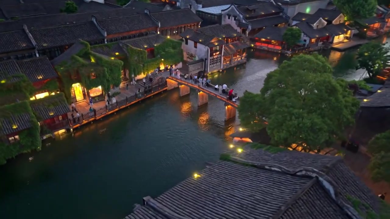 乌镇西栅夜景航拍视频素材画面4