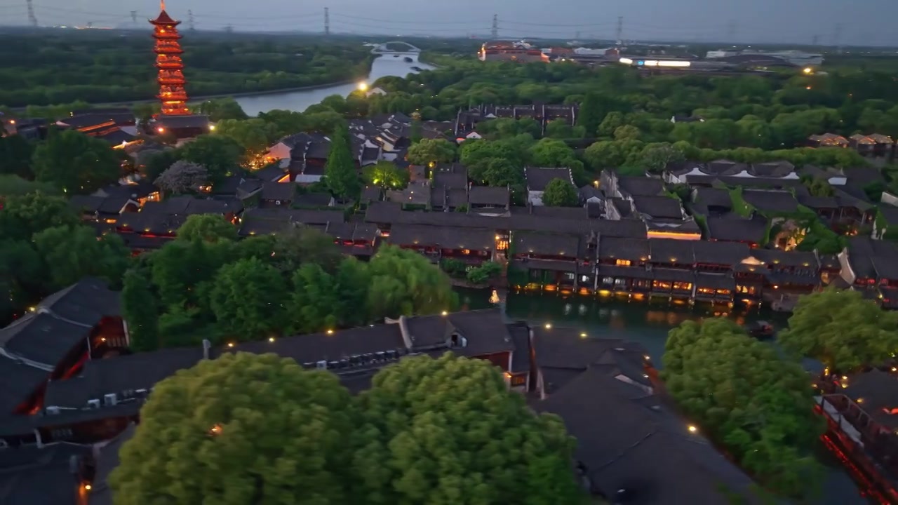 乌镇西栅夜景航拍视频素材画面4