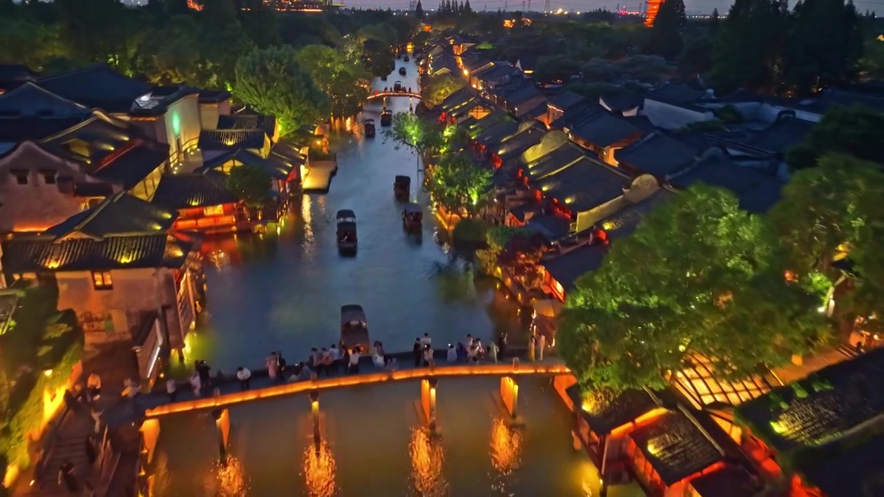 乌镇西栅夜景航拍视频素材画面3
