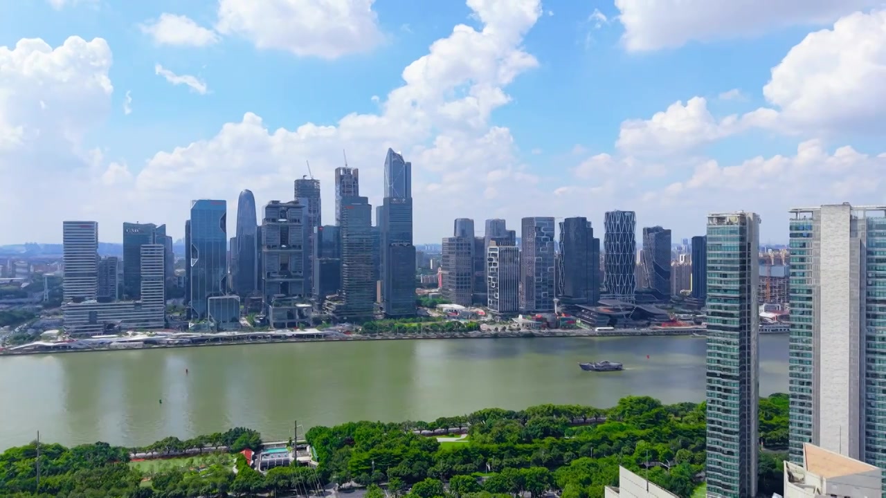 广州琶洲CBD航拍视频素材画面3