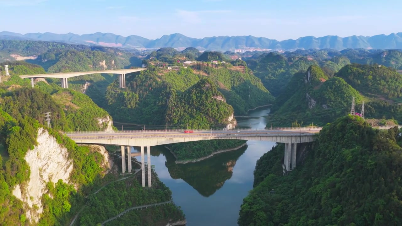 贵州茅台镇美酒河赤水河畔遵义白酒基地视频素材画面3