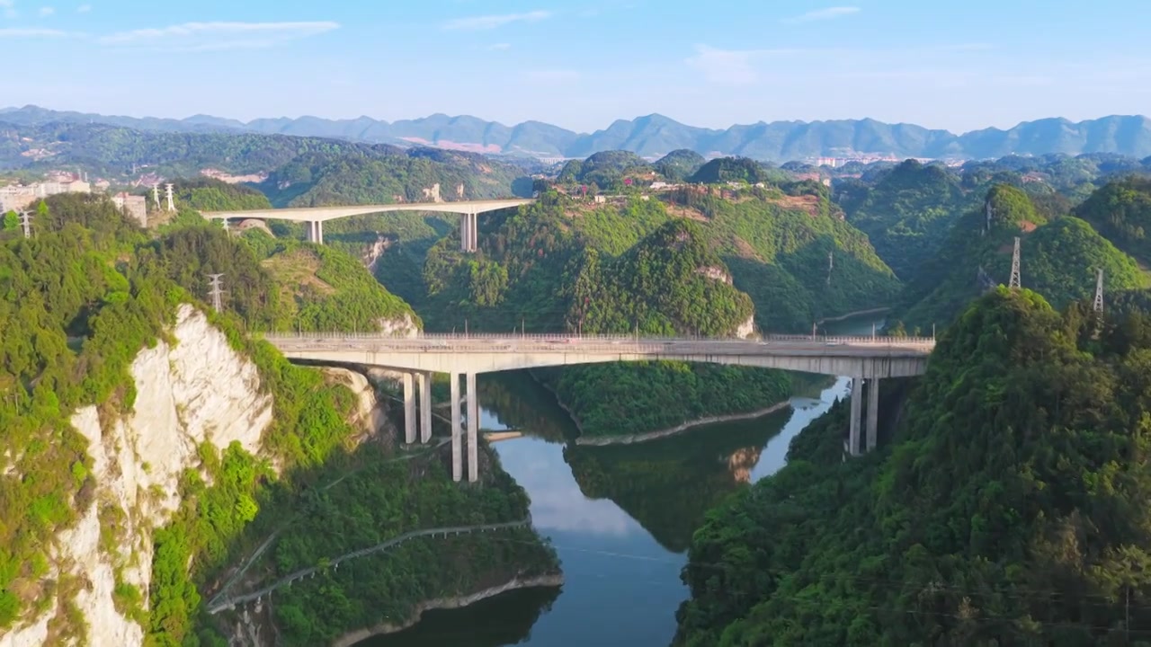 贵州茅台镇美酒河赤水河畔遵义白酒基地视频素材画面3