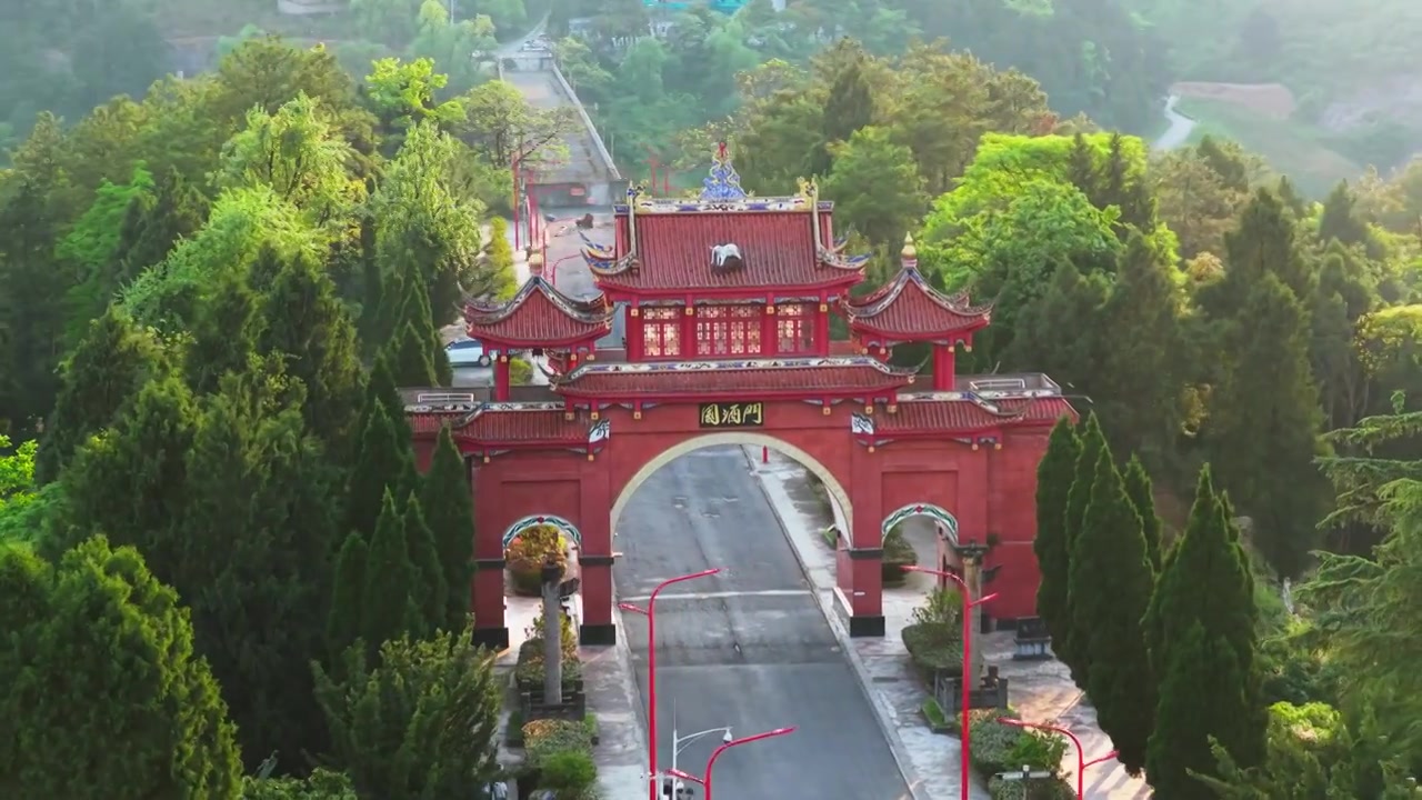 贵州茅台镇美酒河赤水河畔遵义白酒基地视频素材画面3