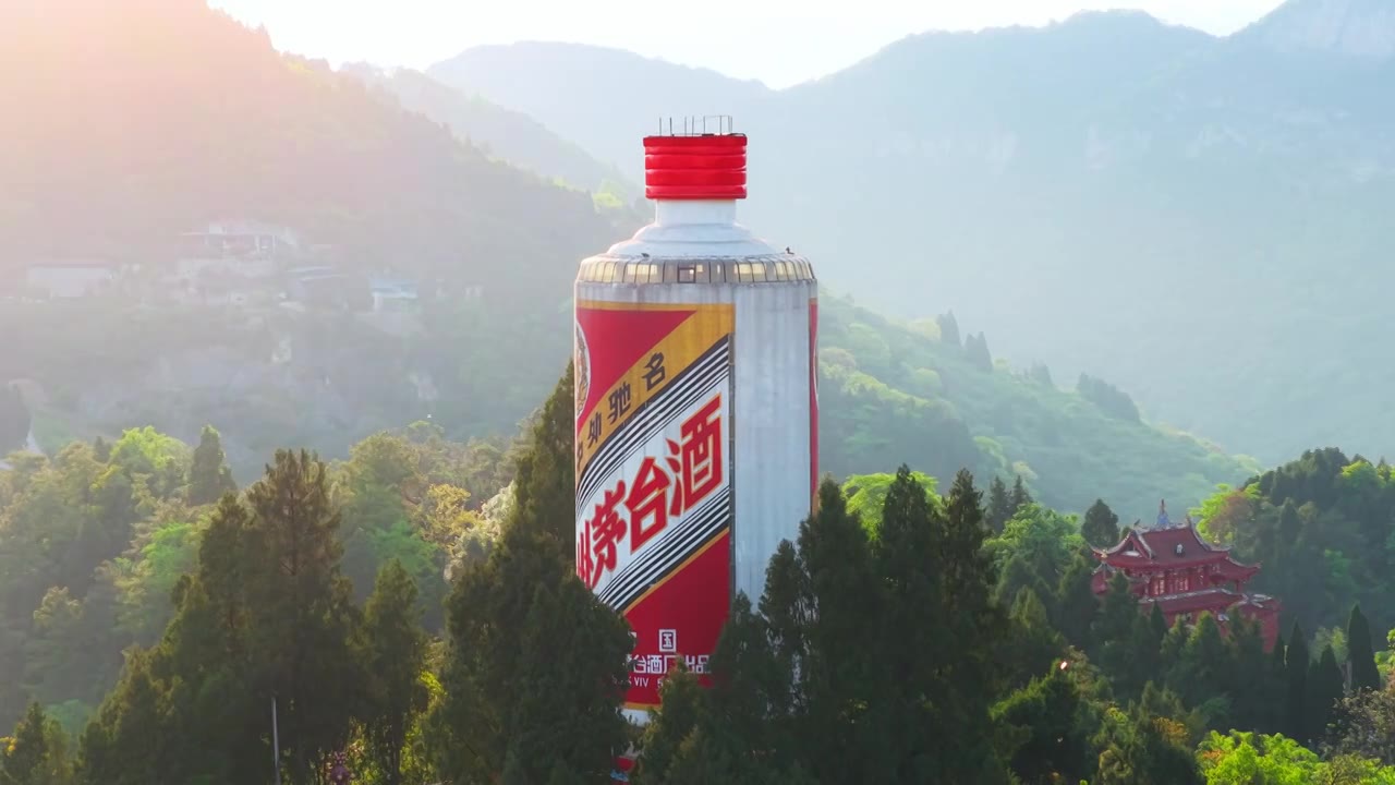 贵州茅台镇美酒河赤水河畔遵义白酒基地视频素材画面1