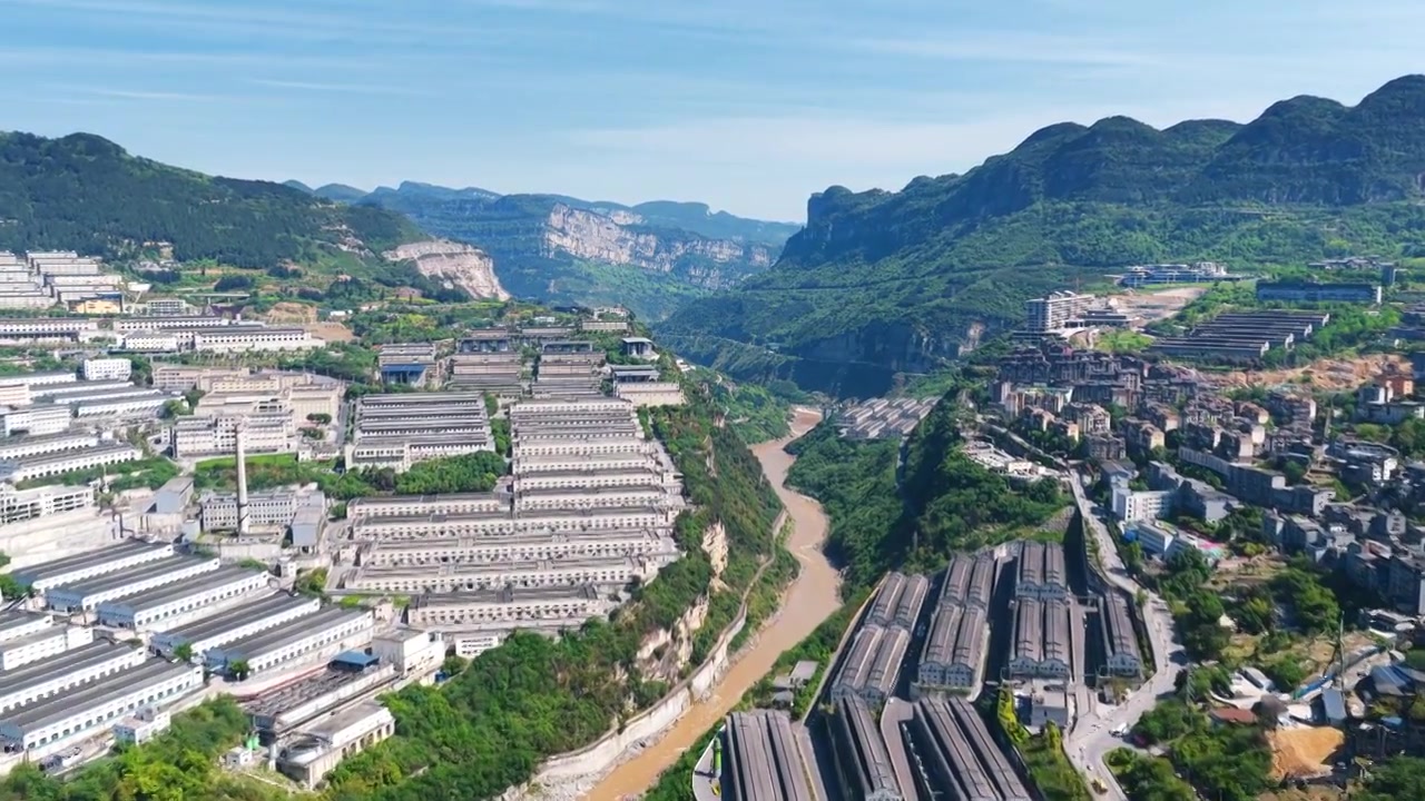 贵州茅台镇美酒河赤水河畔遵义白酒基地视频素材画面3