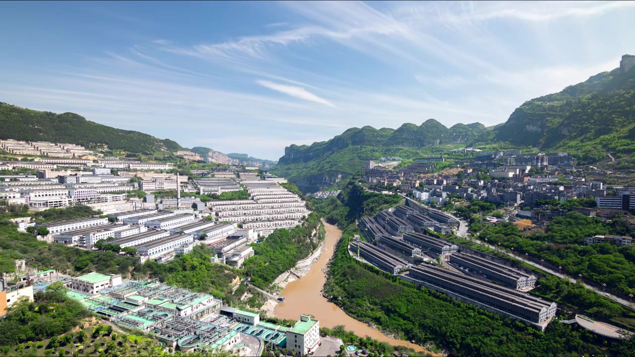 贵州茅台镇美酒河赤水河畔遵义白酒基地视频素材画面4