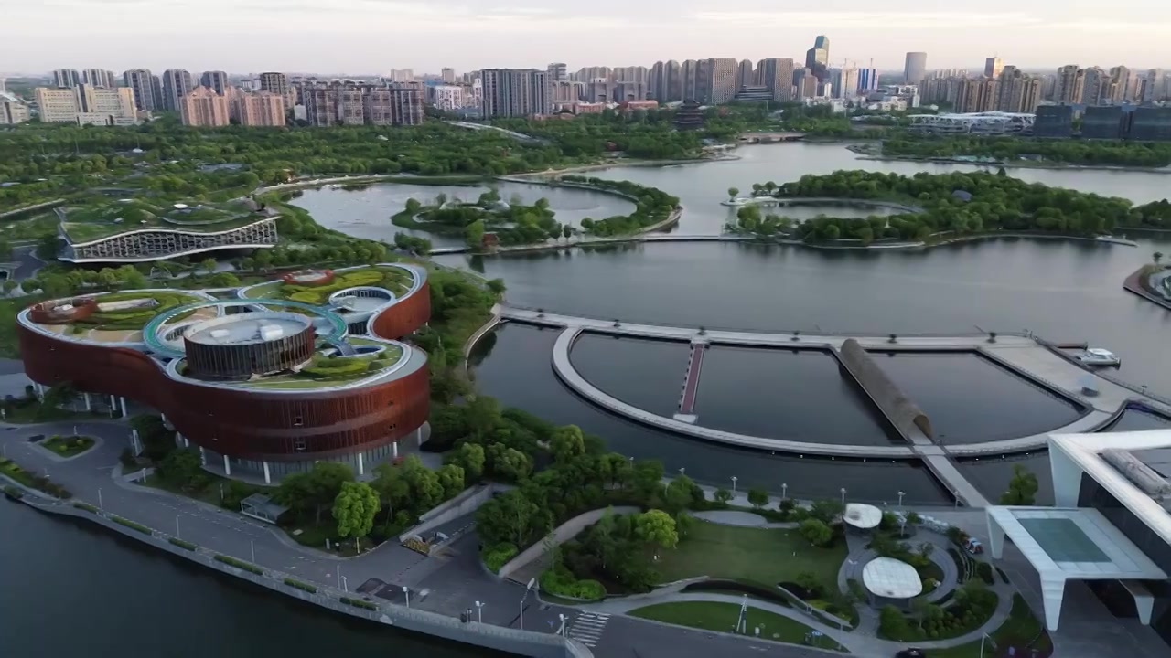 JW万豪酒店，上海之鱼景区，无人机航拍画面，上海市奉贤区，奉贤新城视频素材画面3
