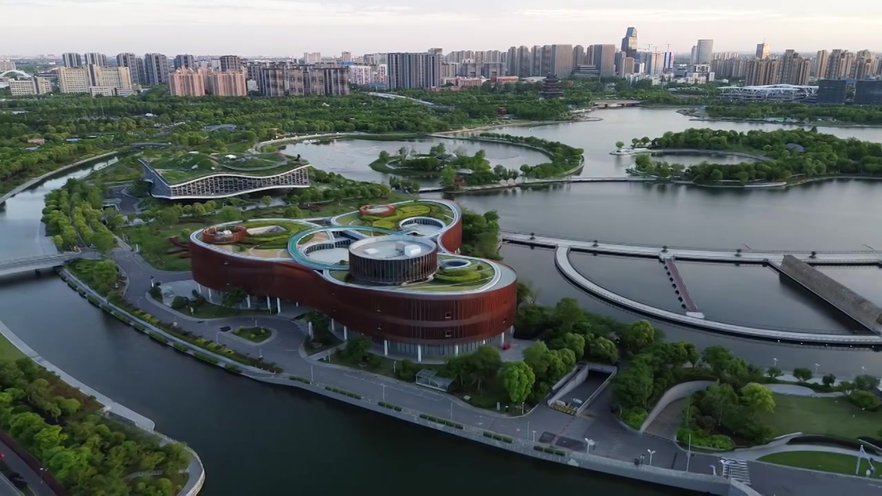 JW万豪酒店，上海之鱼景区，无人机航拍画面，上海市奉贤区，奉贤新城视频素材画面4