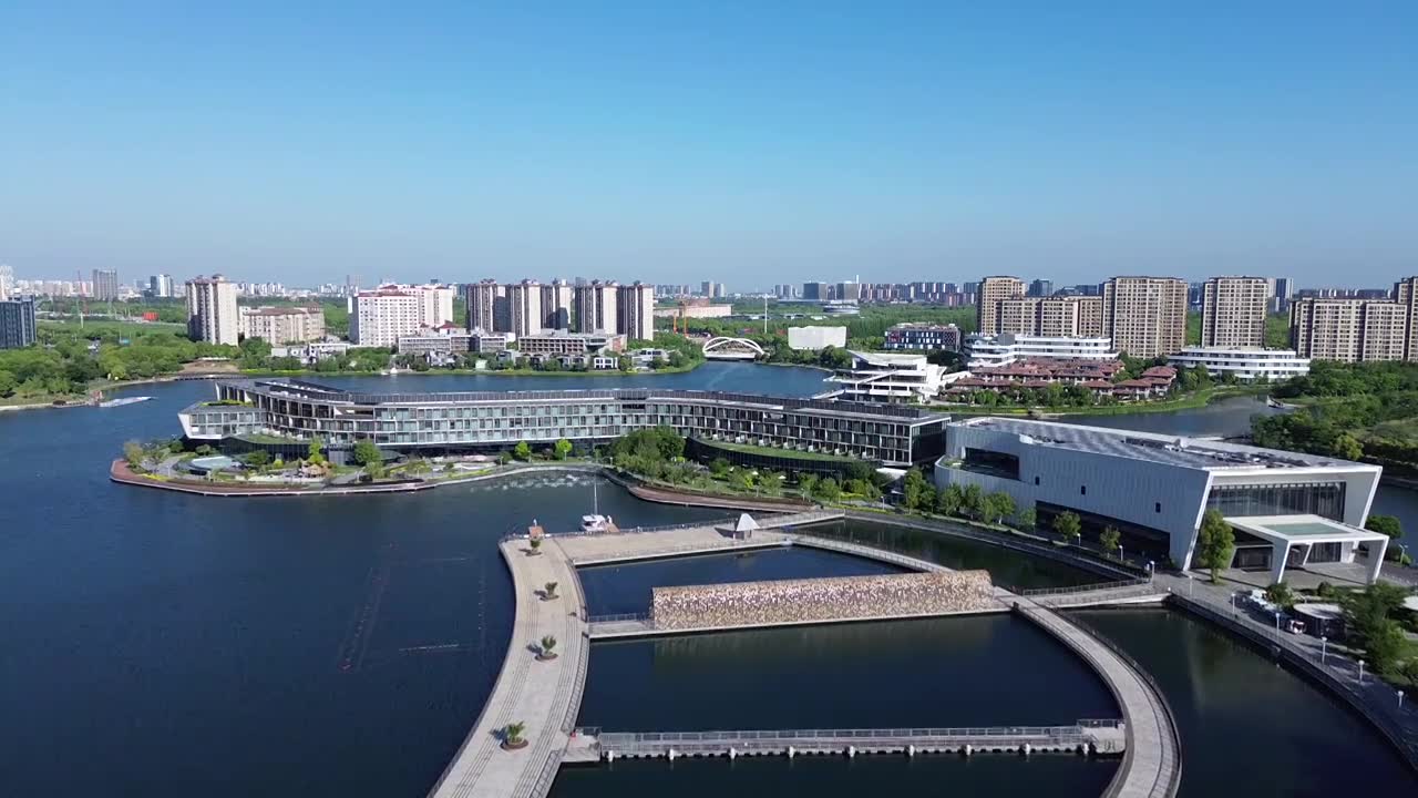 JW万豪酒店，上海之鱼景区，无人机航拍画面，上海市奉贤区，奉贤新城视频素材画面1
