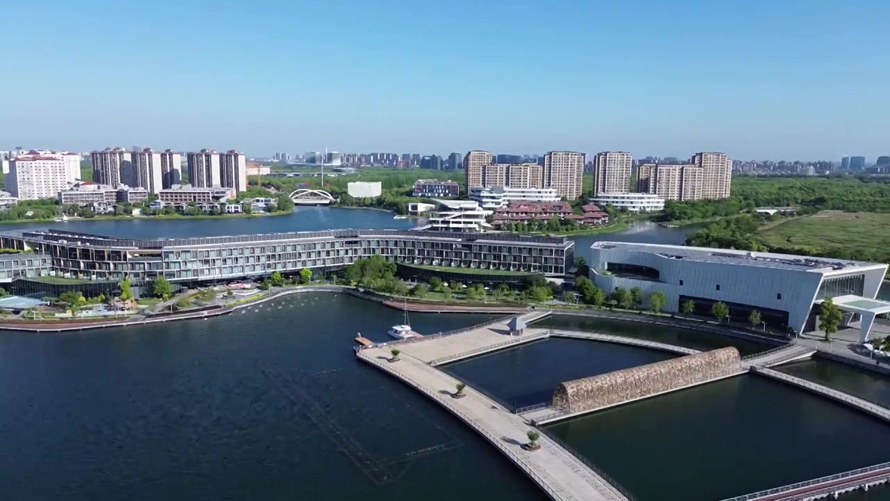 JW万豪酒店，上海之鱼景区，无人机航拍画面，上海市奉贤区，奉贤新城视频素材画面3