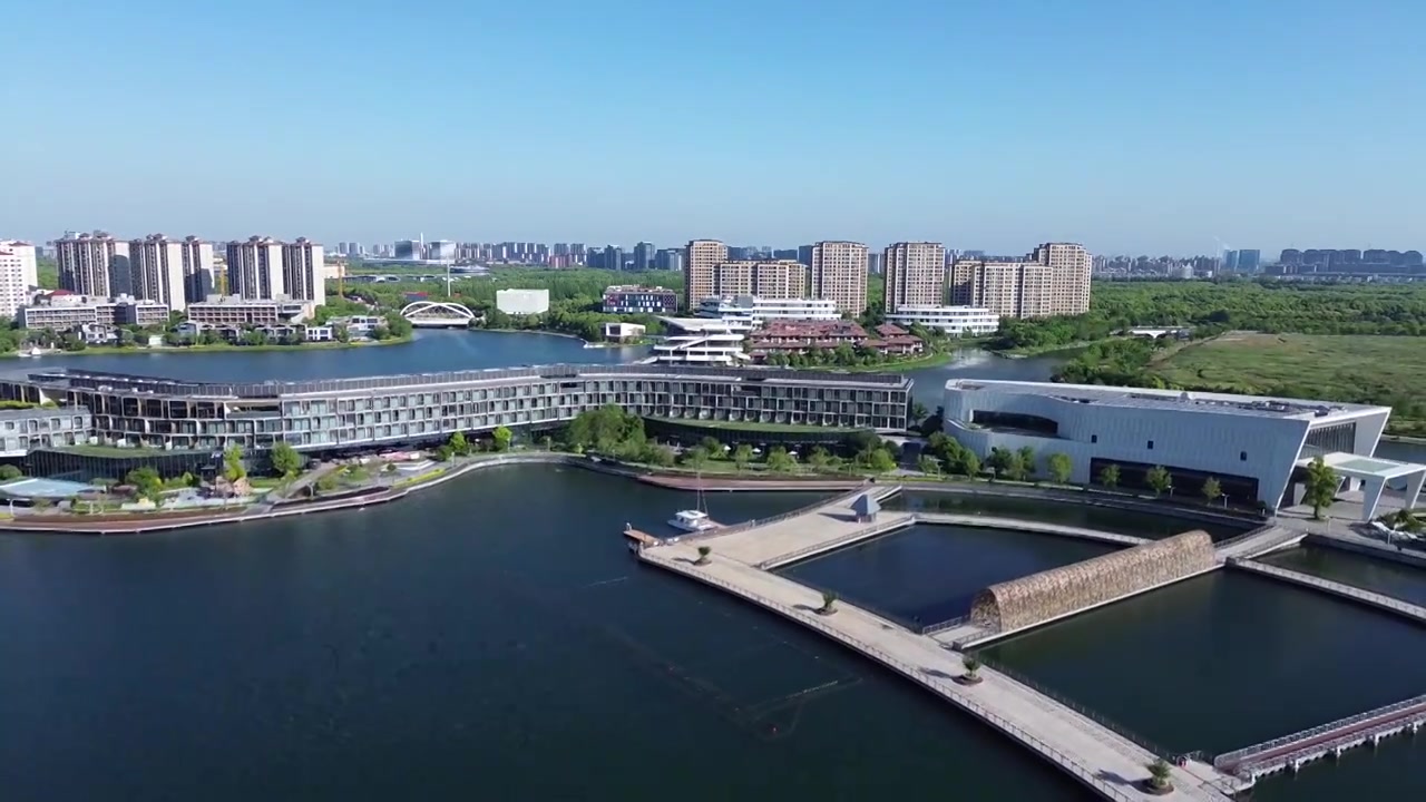 JW万豪酒店，上海之鱼景区，无人机航拍画面，上海市奉贤区，奉贤新城视频素材画面4