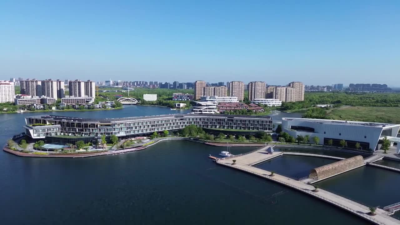JW万豪酒店，上海之鱼景区，无人机航拍画面，上海市奉贤区，奉贤新城视频素材画面1