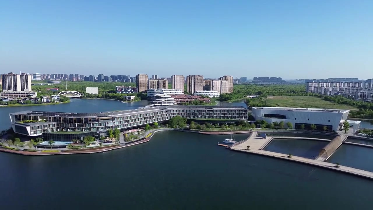 JW万豪酒店，上海之鱼景区，无人机航拍画面，上海市奉贤区，奉贤新城视频素材画面3