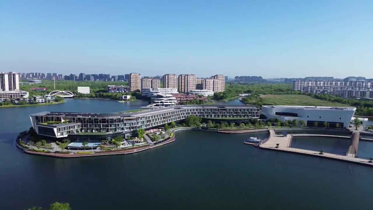 JW万豪酒店，上海之鱼景区，无人机航拍画面，上海市奉贤区，奉贤新城视频素材画面4