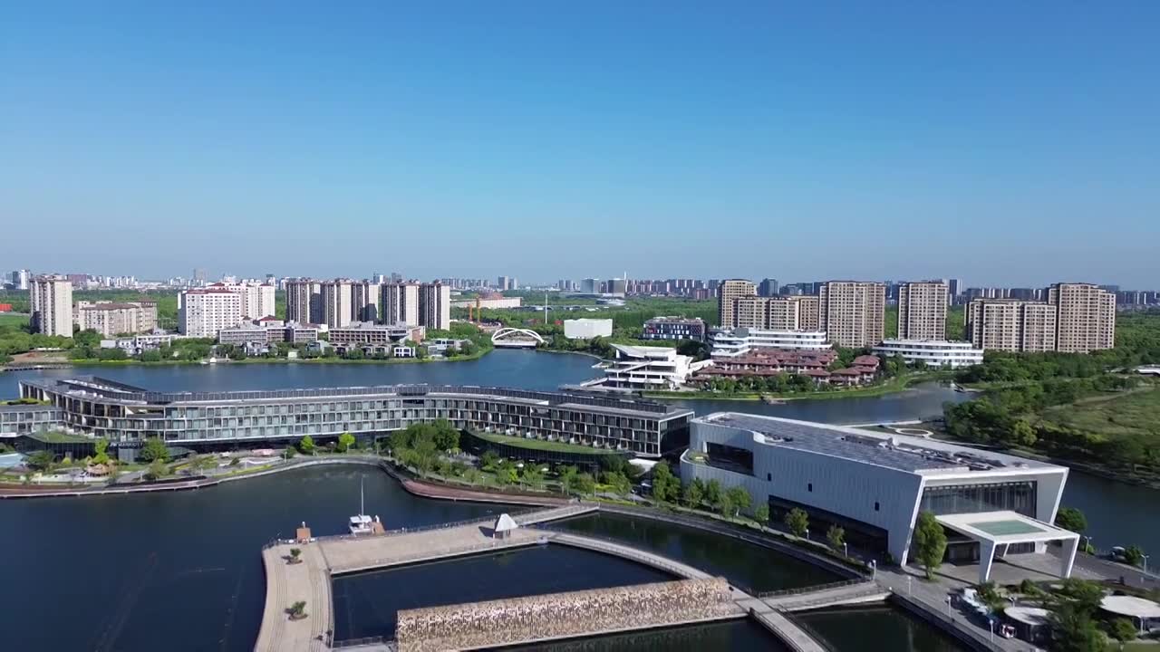 JW万豪酒店，上海之鱼景区，无人机航拍画面，上海市奉贤区，奉贤新城视频素材画面1