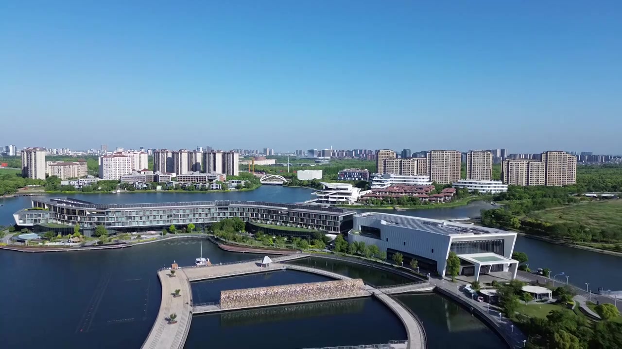 JW万豪酒店，上海之鱼景区，无人机航拍画面，上海市奉贤区，奉贤新城视频素材画面3