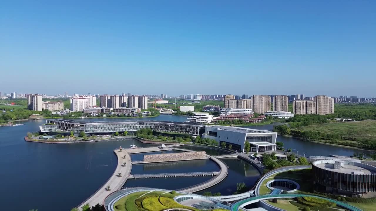 JW万豪酒店，上海之鱼景区，无人机航拍画面，上海市奉贤区，奉贤新城视频素材画面1