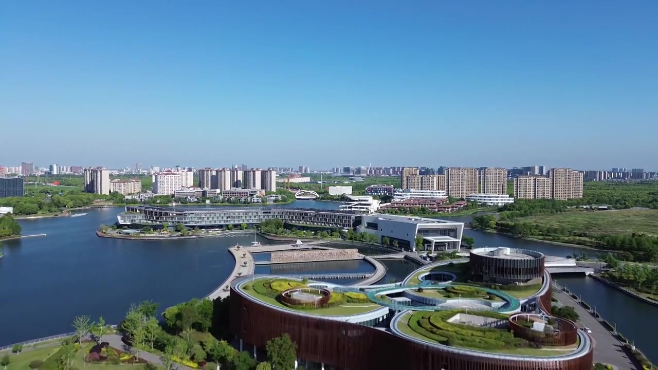 JW万豪酒店，上海之鱼景区，无人机航拍画面，上海市奉贤区，奉贤新城视频素材画面4