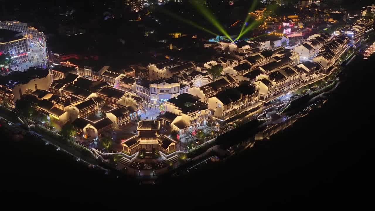 4K航拍怀化市洪江区洪江古商城夜景视频素材画面3