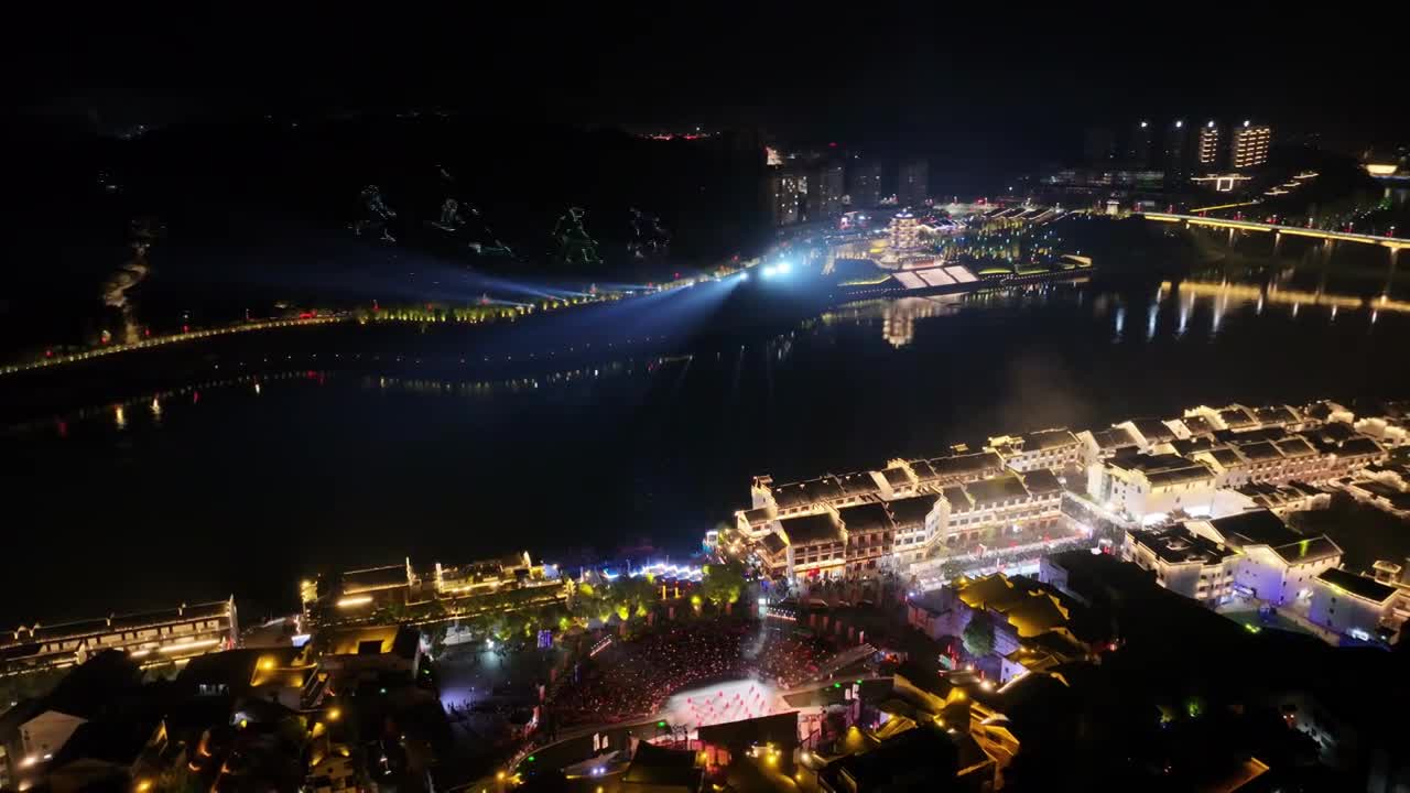 4K航拍怀化市洪江区洪江古商城夜景视频素材画面1
