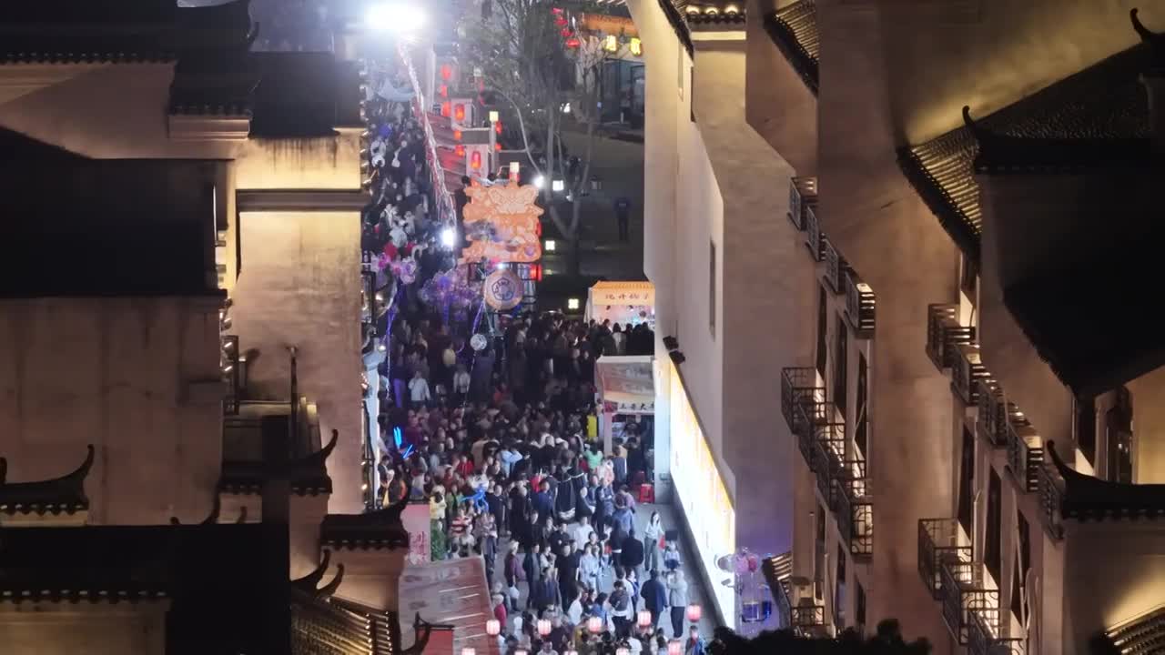 4K航拍怀化市洪江区洪江古商城夜景视频素材画面4