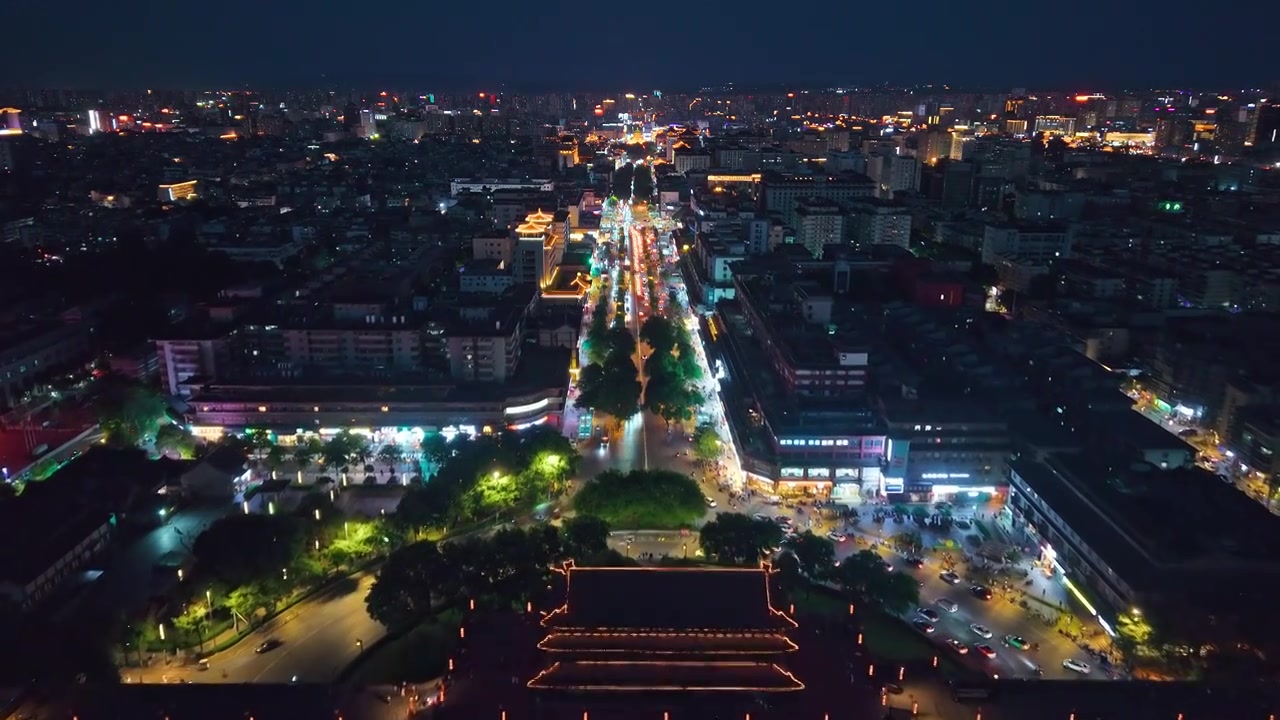 西安城墙西门安定门夜景航拍视频素材画面4