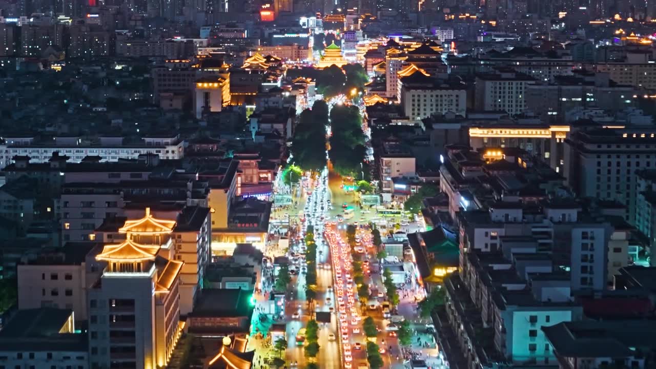 西安城墙西门安定门夜景航拍视频素材画面1