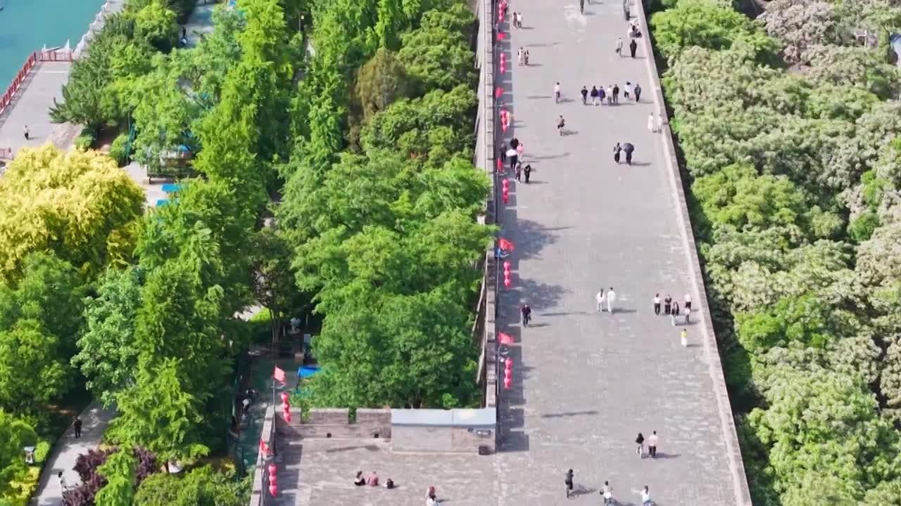 西安城墙西门安定门护城河五一航拍风景视频素材画面1