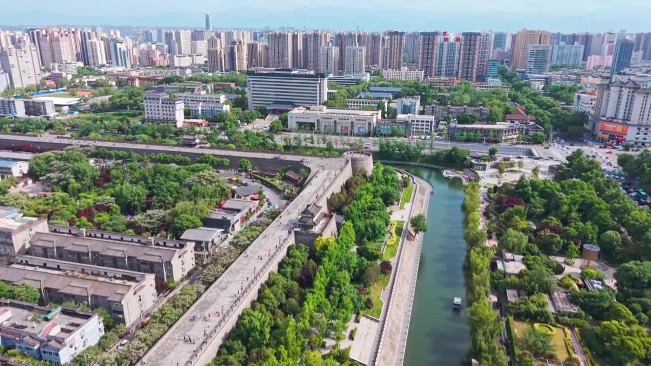 西安城墙西门安定门护城河五一航拍风景视频素材画面1