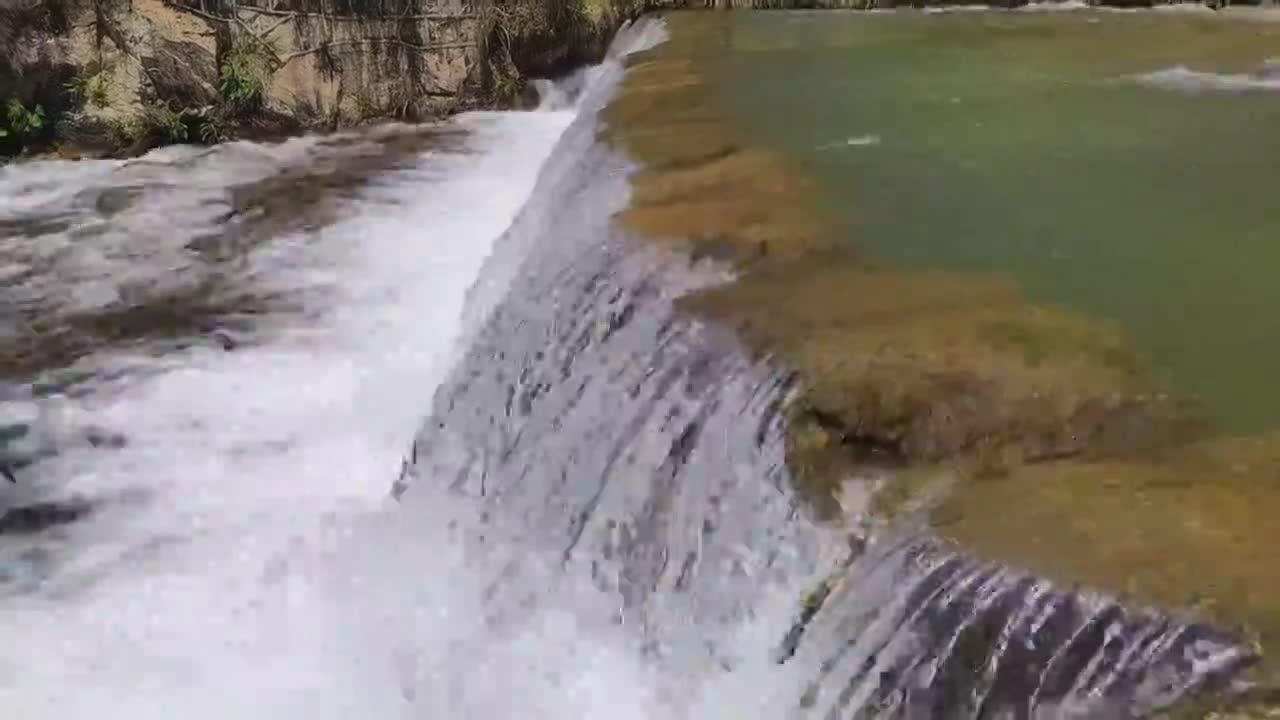 台州天台山大瀑布低段处水流视频素材画面1