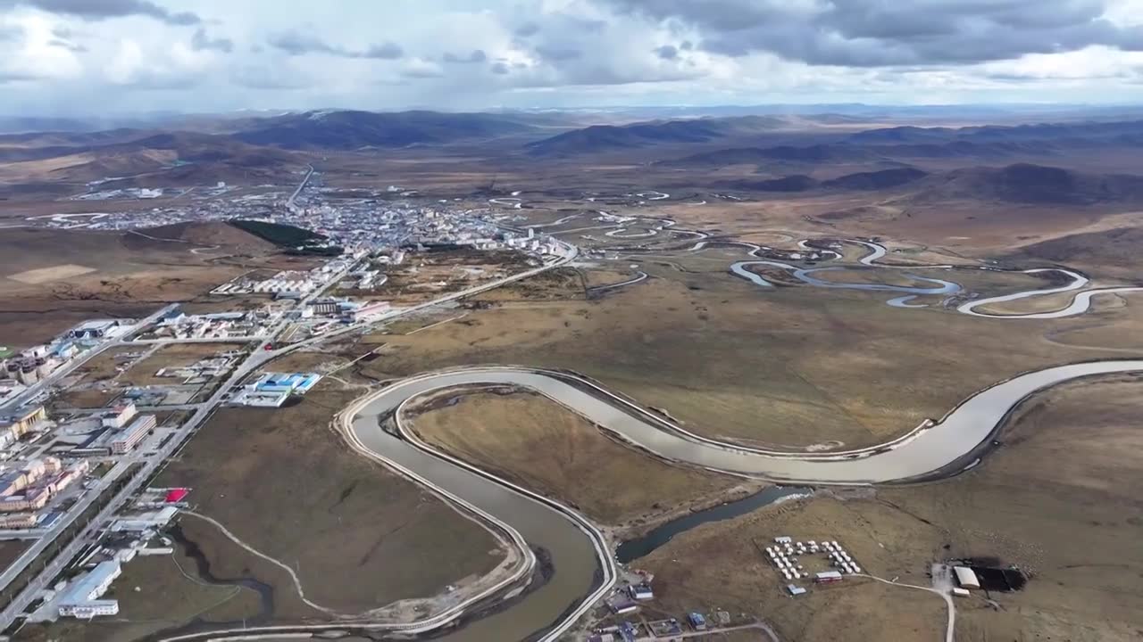 四川若尔盖九曲黄河航拍视频素材画面1