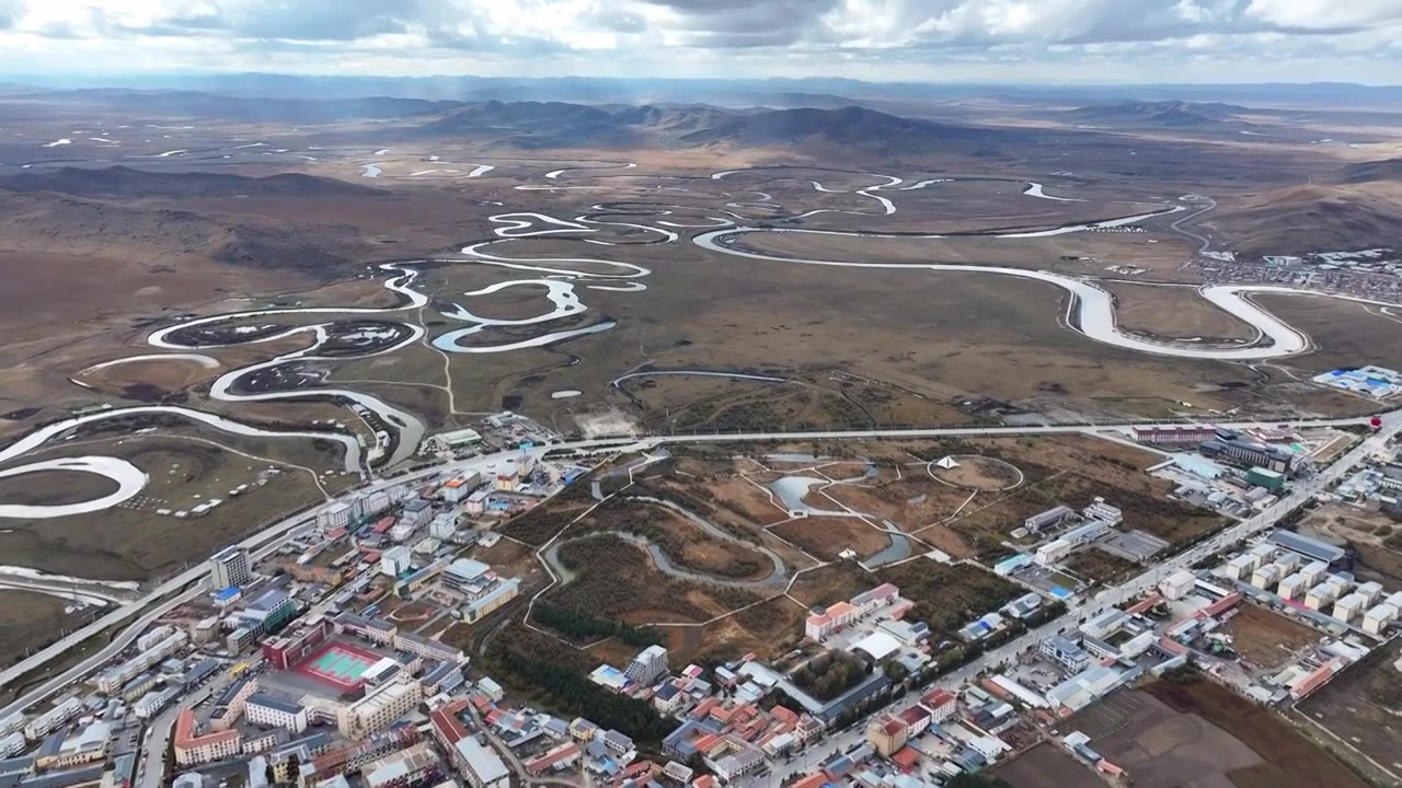 四川若尔盖九曲黄河航拍视频素材画面4
