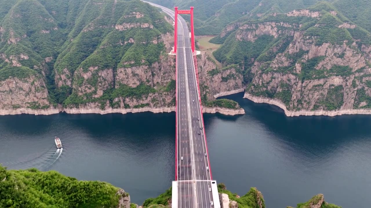 济新高速黄河三峡大桥视频素材画面4