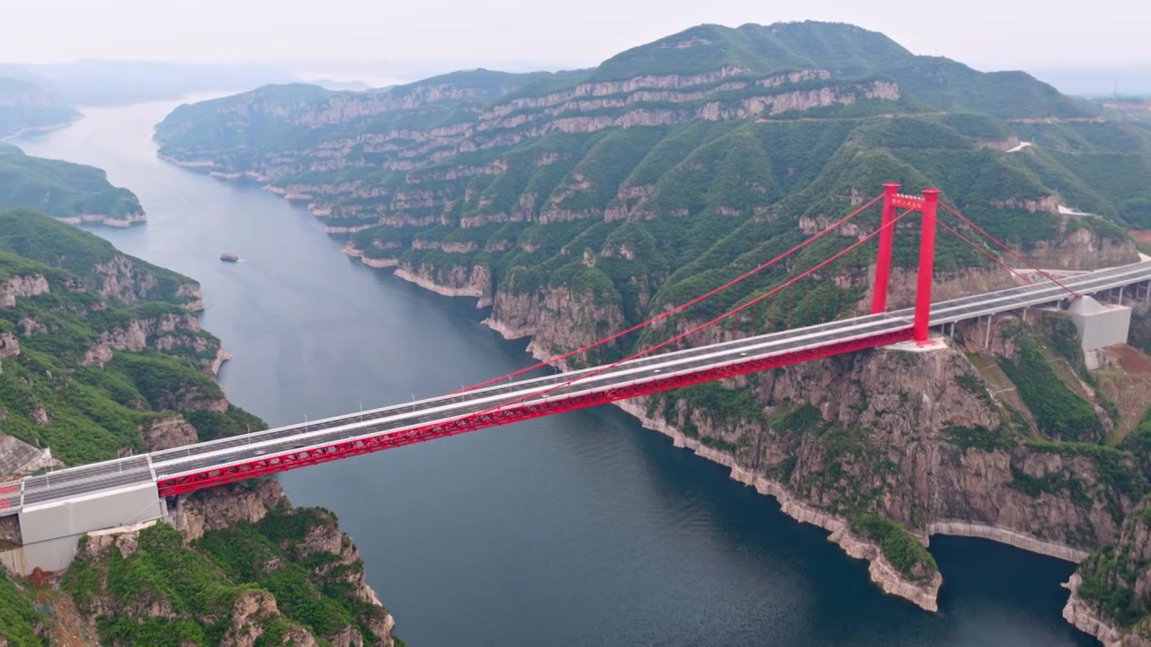 济新高速黄河三峡大桥视频素材画面4