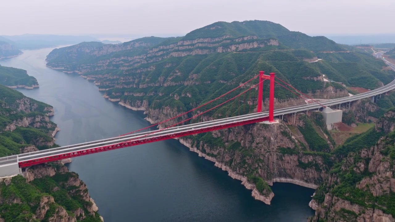 济新高速黄河三峡大桥视频素材画面4