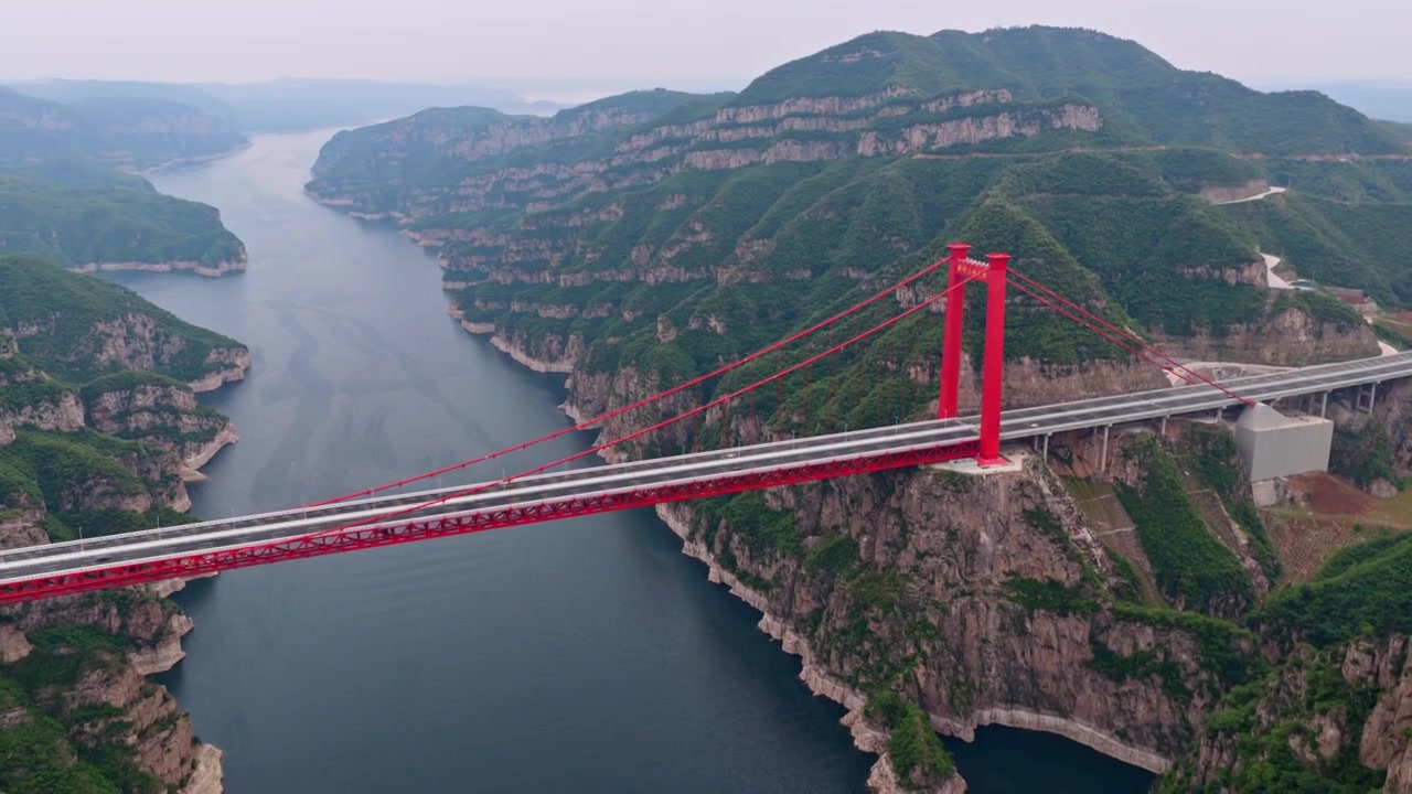 济新高速黄河三峡大桥视频素材画面4