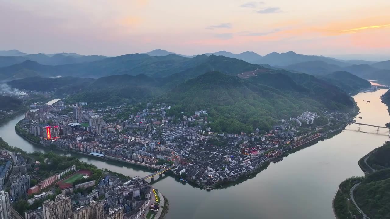 4K航拍怀化市洪江区洪江古商城夕阳视频素材画面1