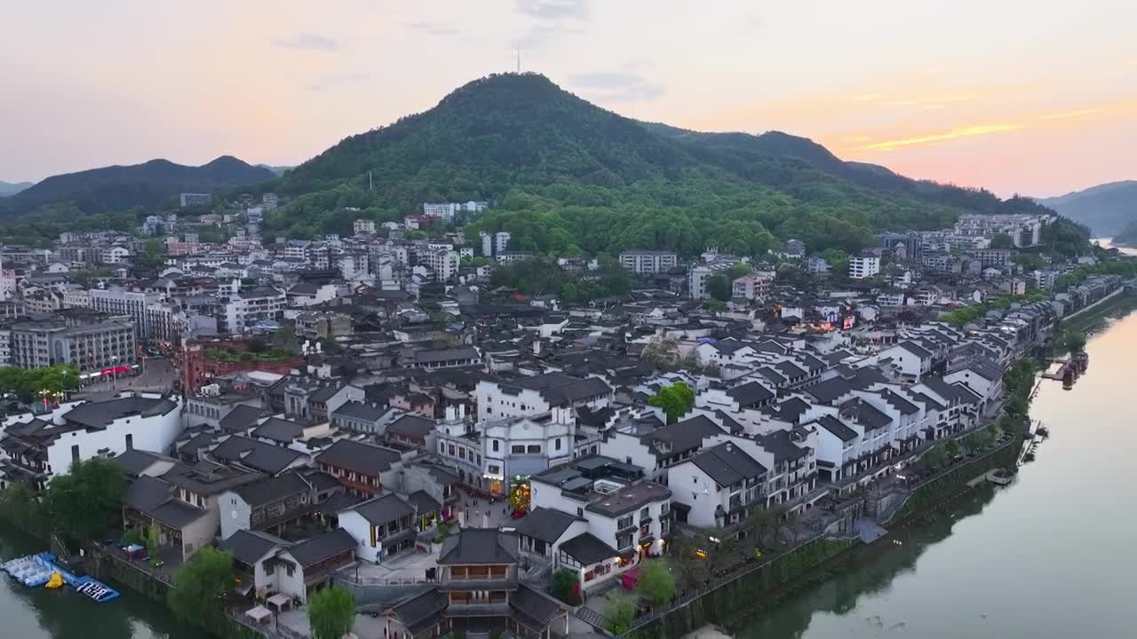 4K航拍怀化市洪江区洪江古商城夕阳视频素材画面1