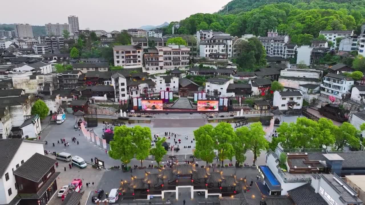 4K航拍怀化市洪江区洪江古商城夕阳视频素材画面4