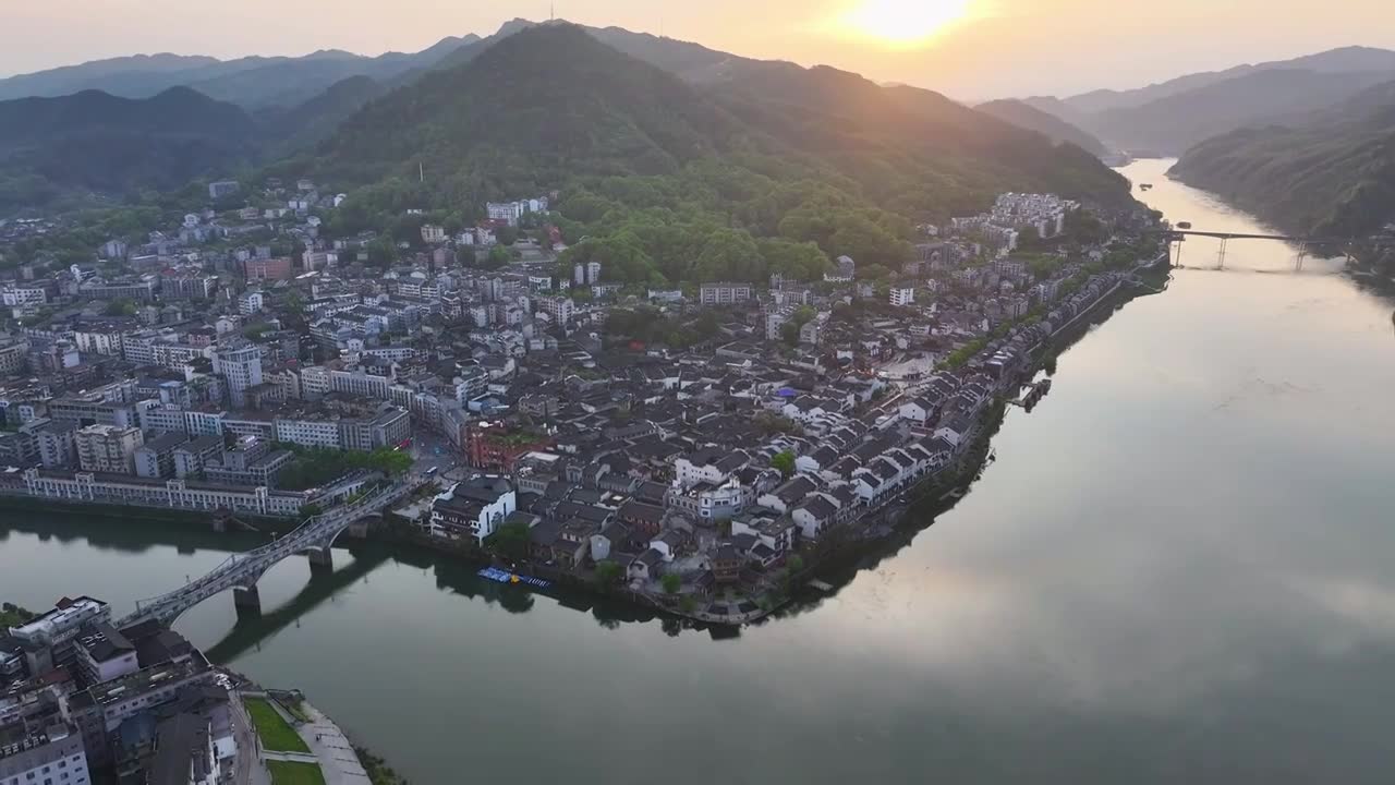 4K航拍怀化市洪江区洪江古商城夕阳视频素材画面1