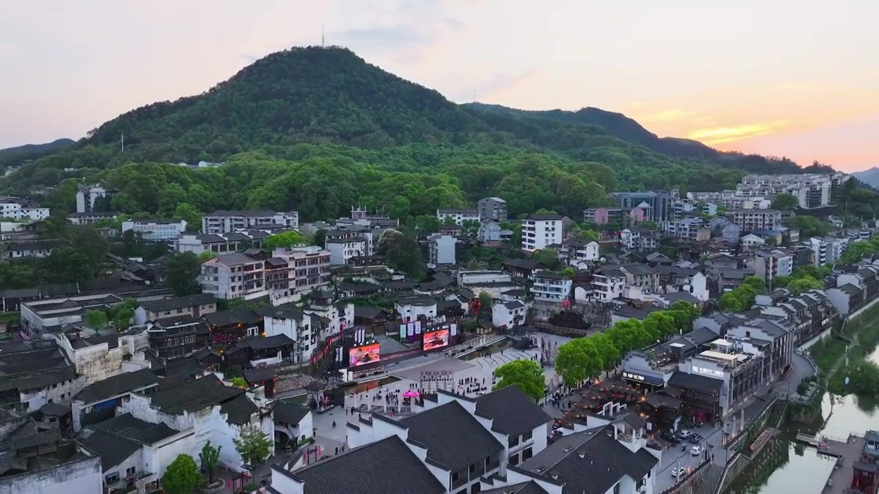 4K航拍怀化市洪江区洪江古商城夕阳视频素材画面4