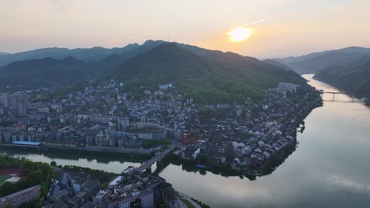 4K航拍怀化市洪江区洪江古商城夕阳视频素材画面1