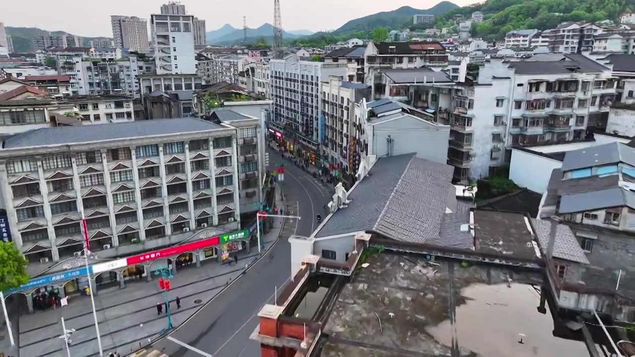 4K航拍怀化市洪江区洪江古商城夕阳视频素材画面4