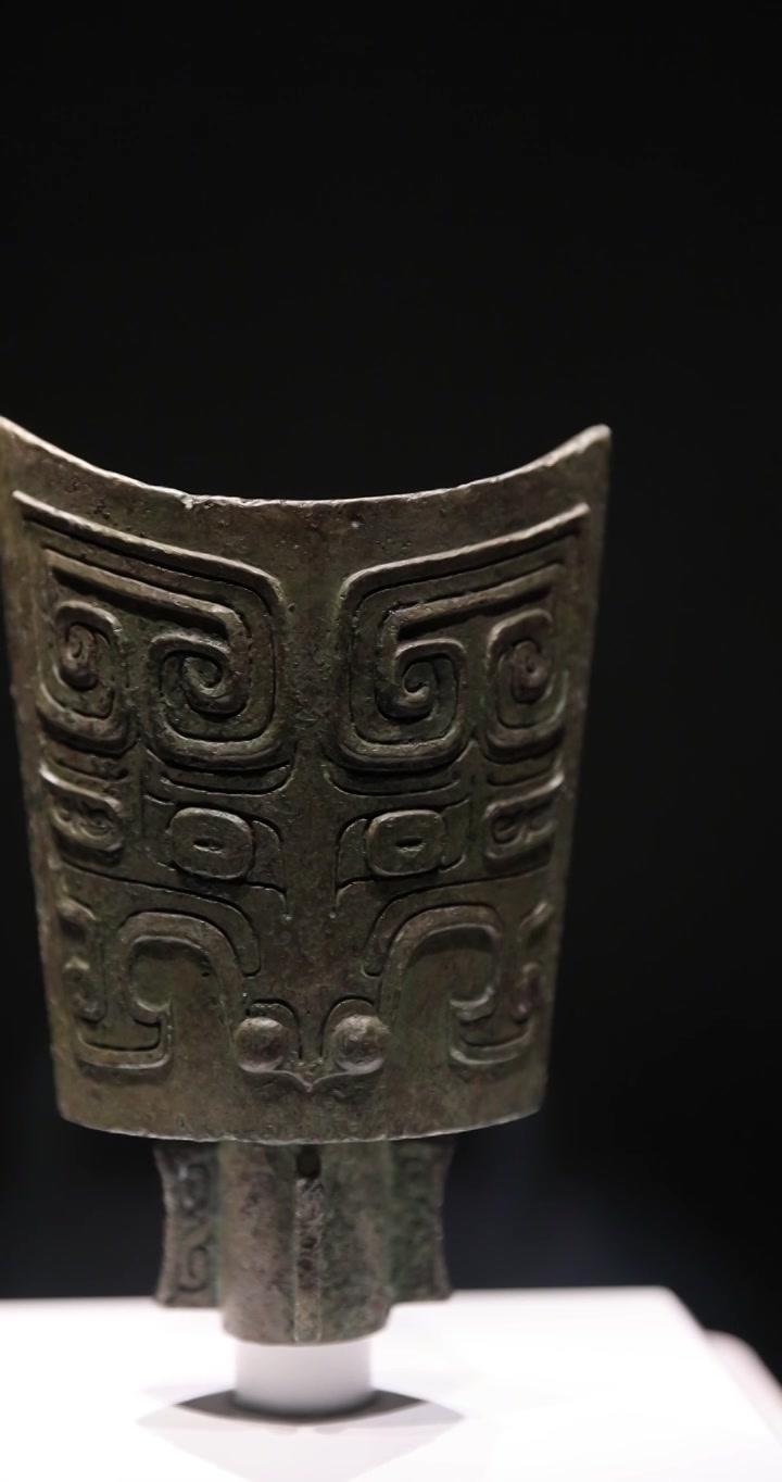西周青铜乐器兽面纹铙，山西博物院藏视频素材画面3