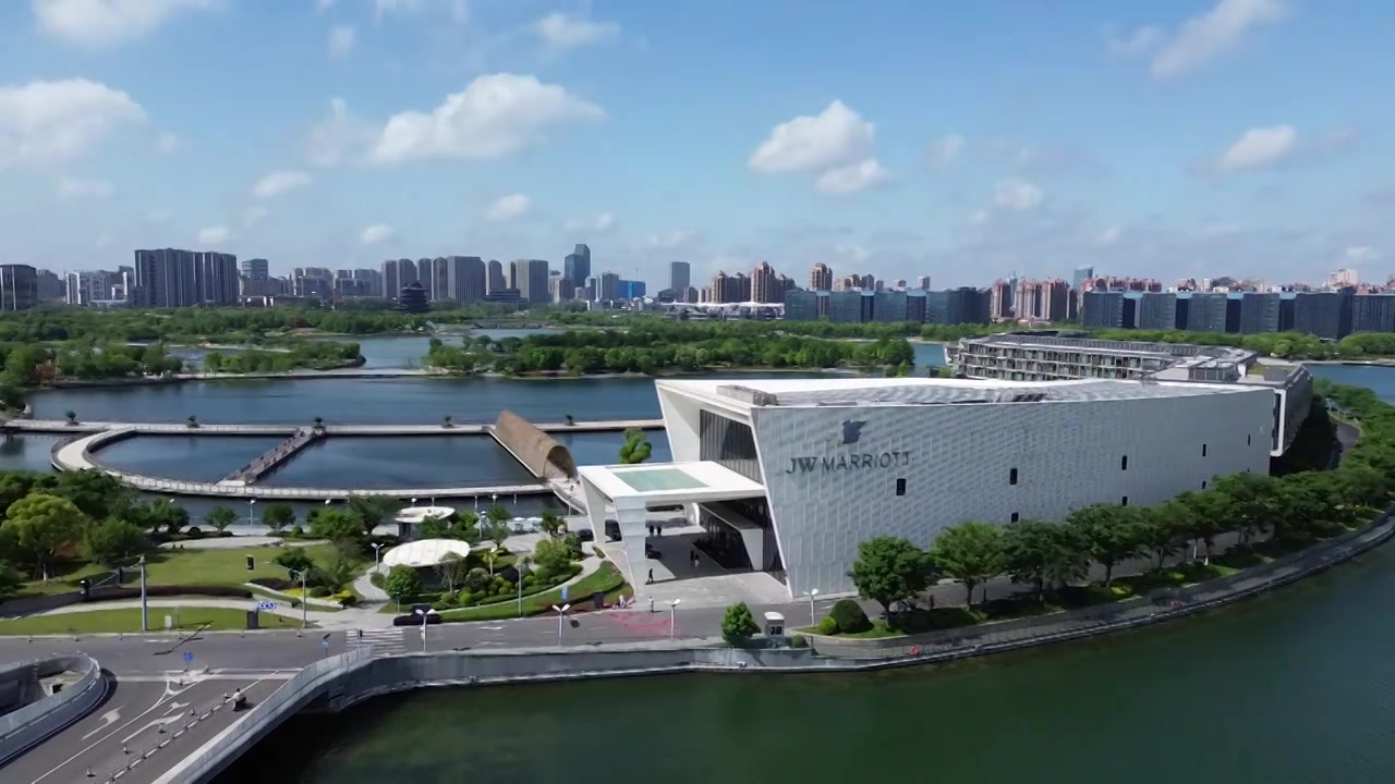 JW万豪酒店，上海之鱼景区，上海市奉贤区，无人机航拍影像视频素材画面3