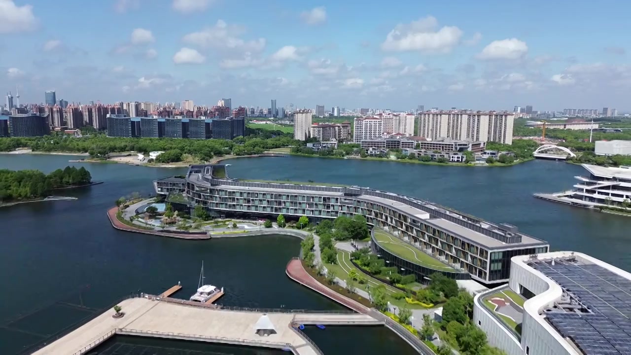 JW万豪酒店，上海之鱼景区，上海市奉贤区，无人机航拍影像视频素材画面3