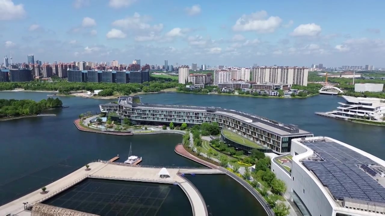 JW万豪酒店，上海之鱼景区，上海市奉贤区，无人机航拍影像视频素材画面4