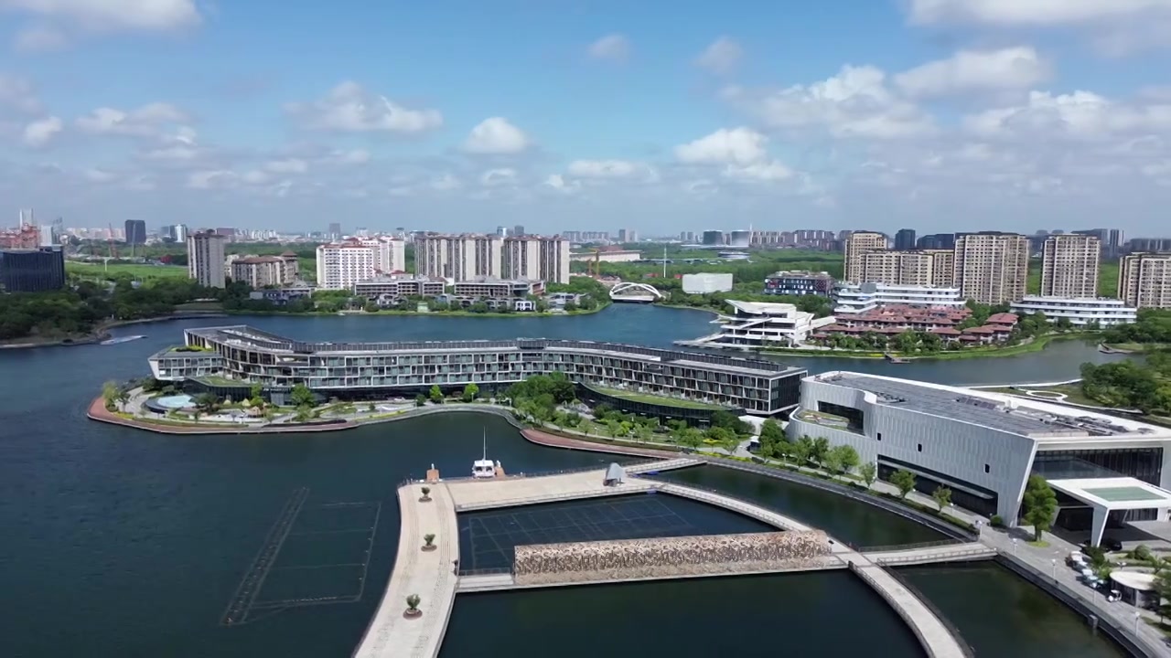 JW万豪酒店，上海之鱼景区，上海市奉贤区，无人机航拍影像视频素材画面3